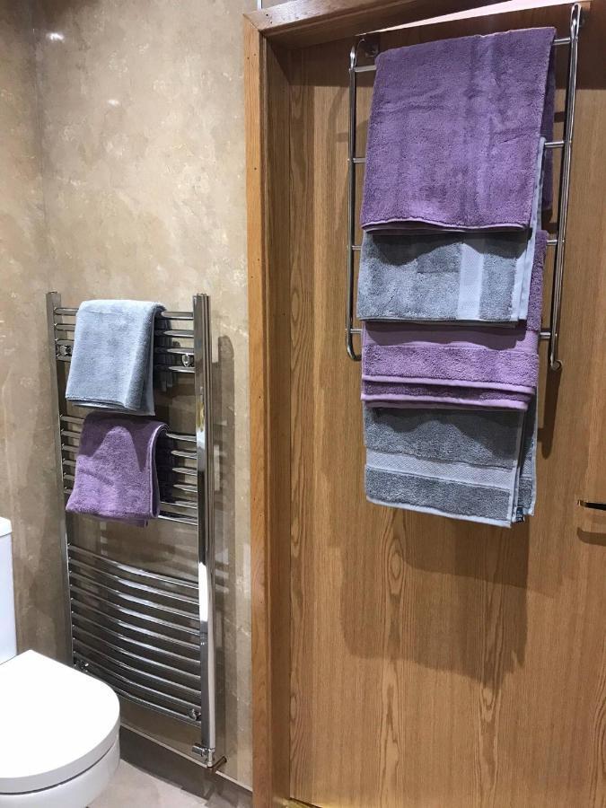 פורס Exclusive Private Double Room, En-Suite Wet Room Private Entrance מראה חיצוני תמונה